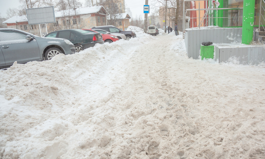 И это — тротуар в центре города. Фото Артёма Келарева.